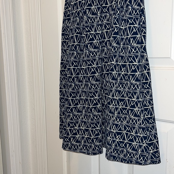 Dress - Picture 5 of 8